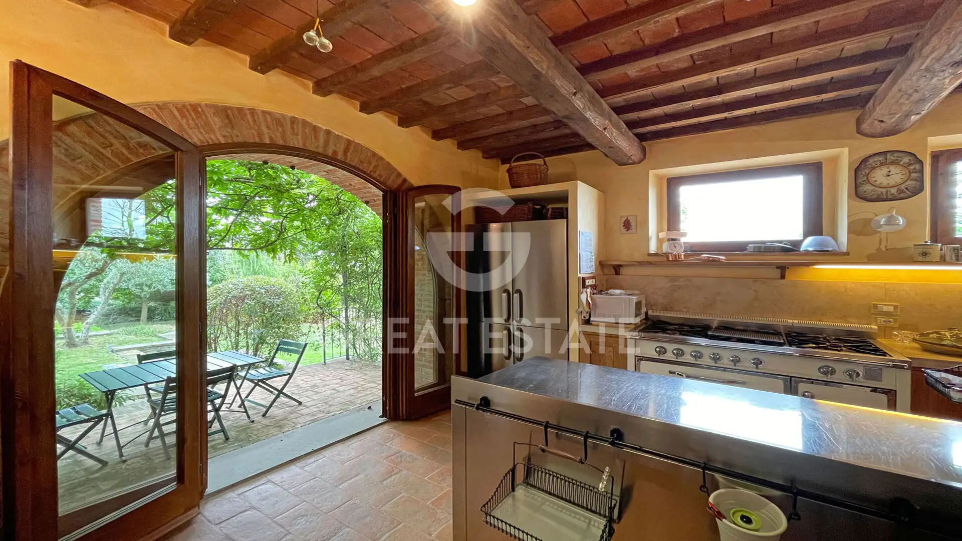 House 501m² in Italy, Arezzo. Priced at 1190000€ rent photo-14
