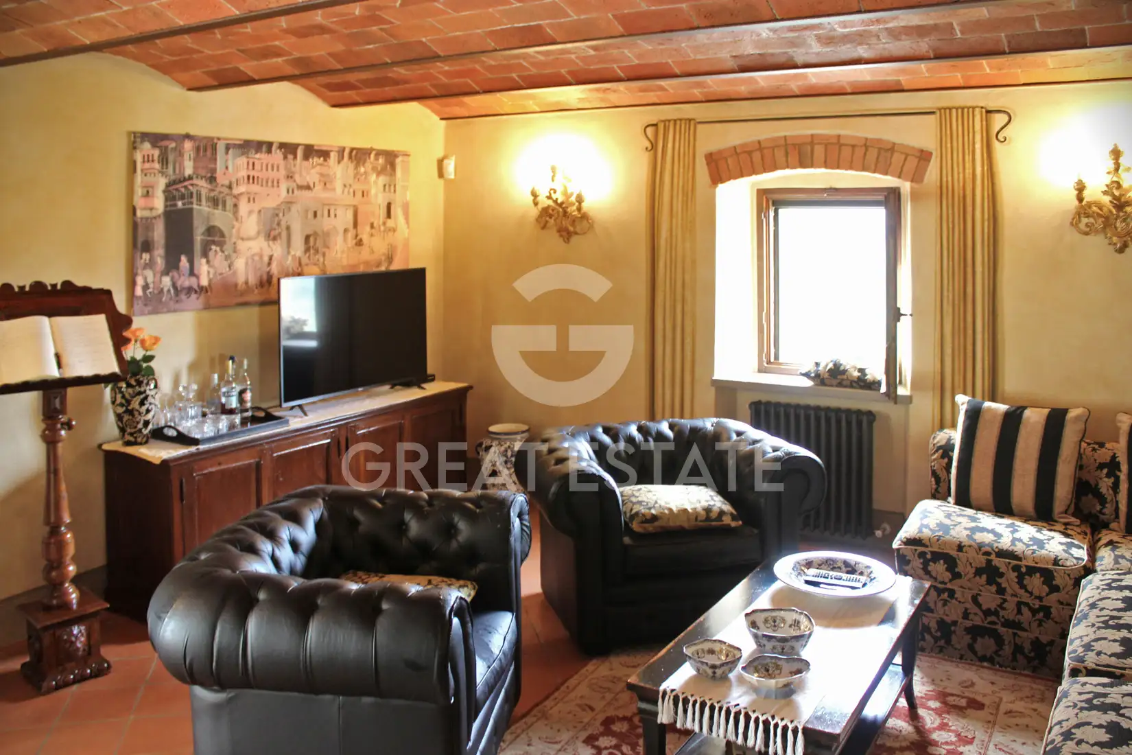House 265m² in Italy, Siena. Priced at 1200000€ rent photo-9