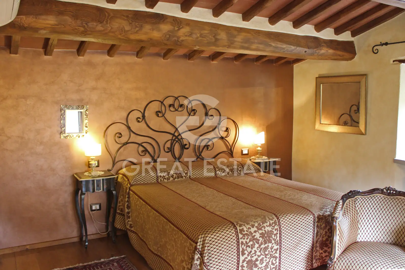 House 265m² in Italy, Siena. Priced at 1200000€ rent photo-12