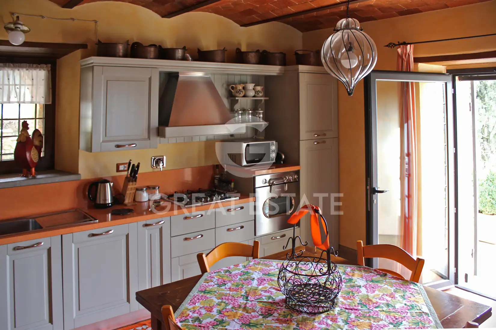 House 265m² in Italy, Siena. Priced at 1200000€ rent photo-12