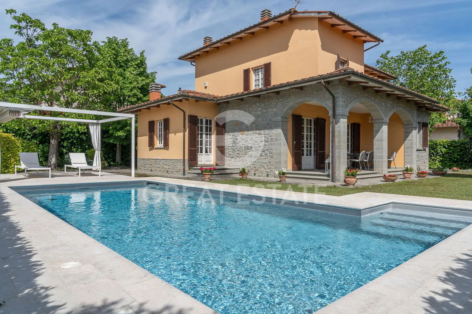 Villa 270m² in Italy, Arezzo. Priced at 530000€ rent photo-2