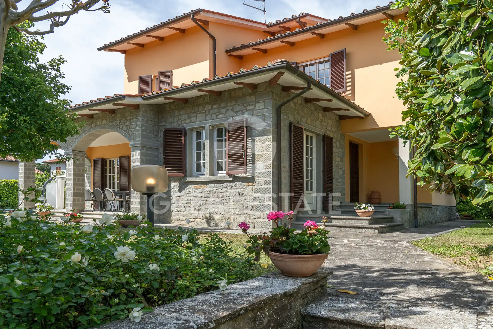 Villa 270m² in Italy, Arezzo. Priced at 530000€ rent photo-4