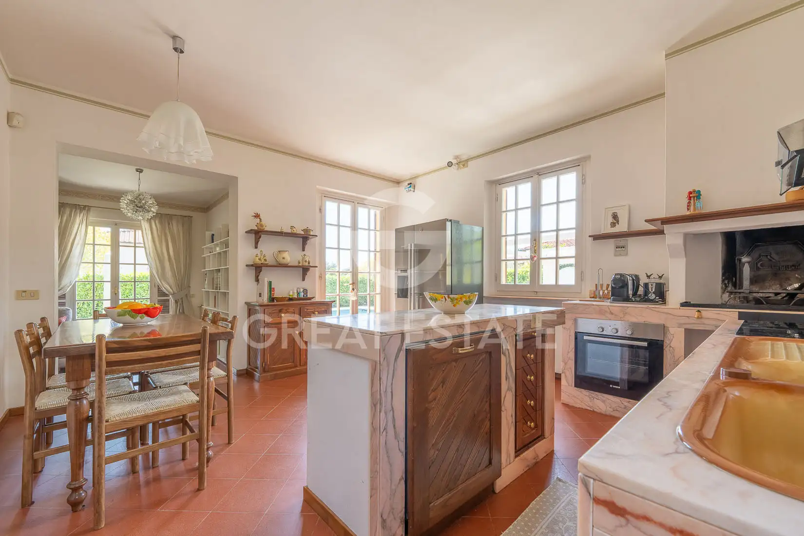 Villa 270m² in Italy, Arezzo. Priced at 530000€ rent photo-15
