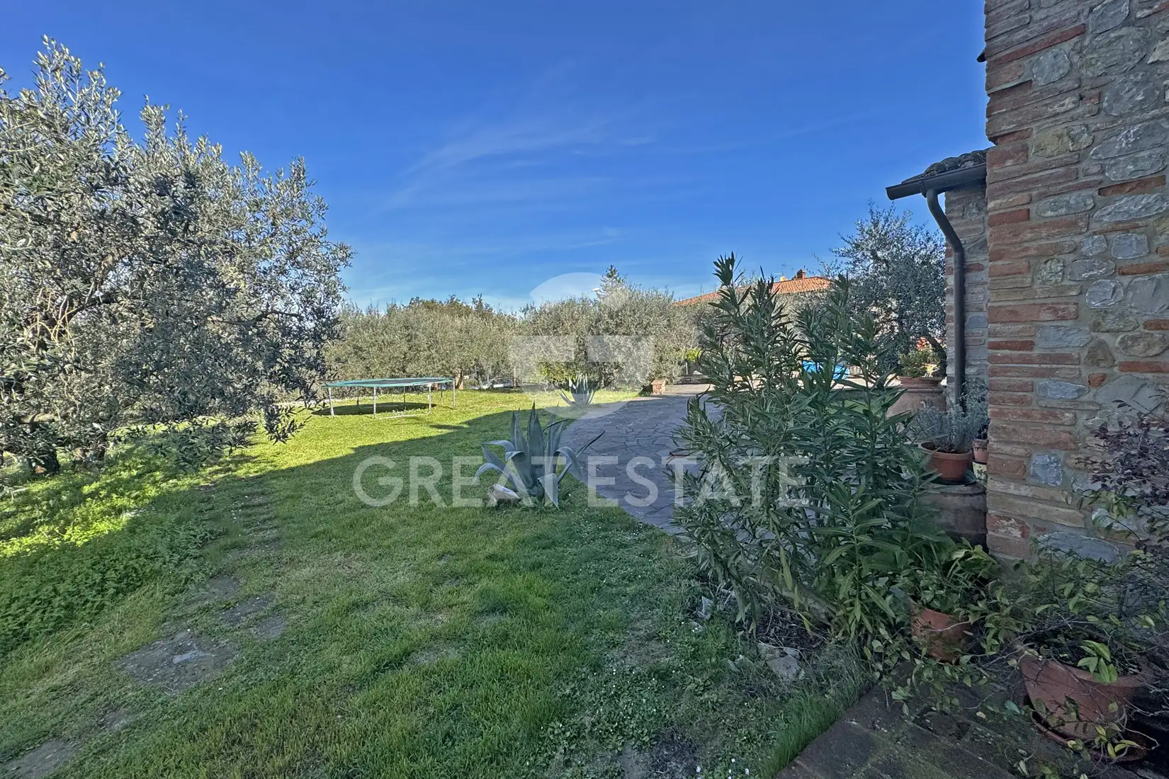 House 445m² in Italy, Perugia. Priced at 550000€ rent photo-7