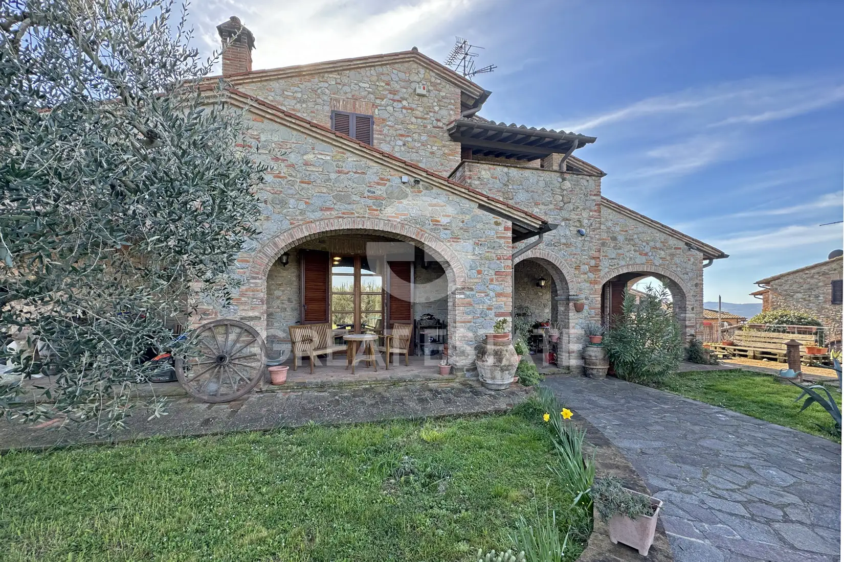 House 445m² in Italy, Perugia. Priced at 550000€ rent photo-10