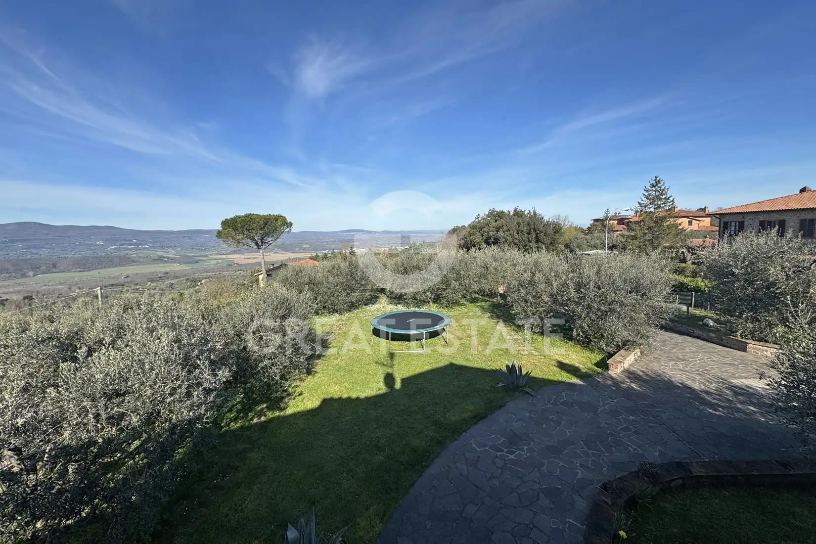 House 445m² in Italy, Perugia. Priced at 550000€ rent photo-1