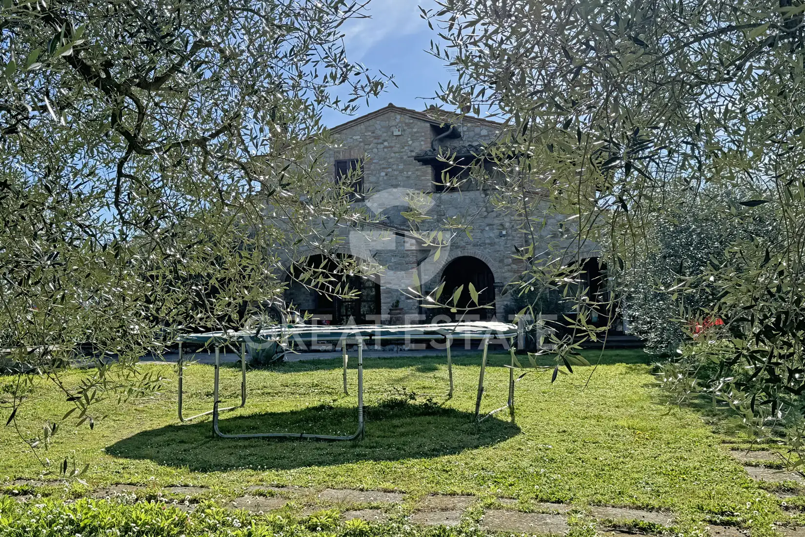 House 445m² in Italy, Perugia. Priced at 550000€ rent photo-9
