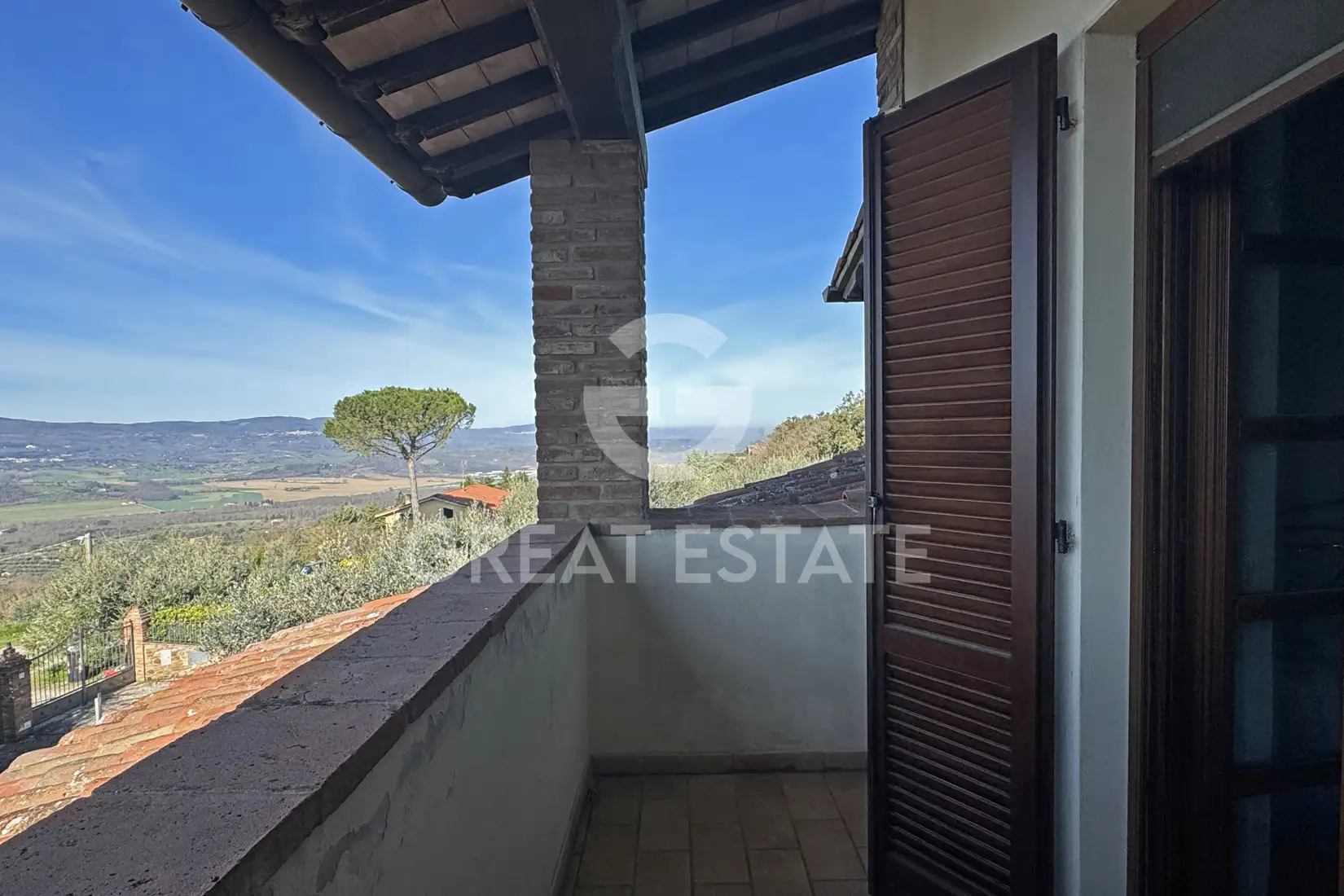 House 445m² in Italy, Perugia. Priced at 550000€ rent photo-5