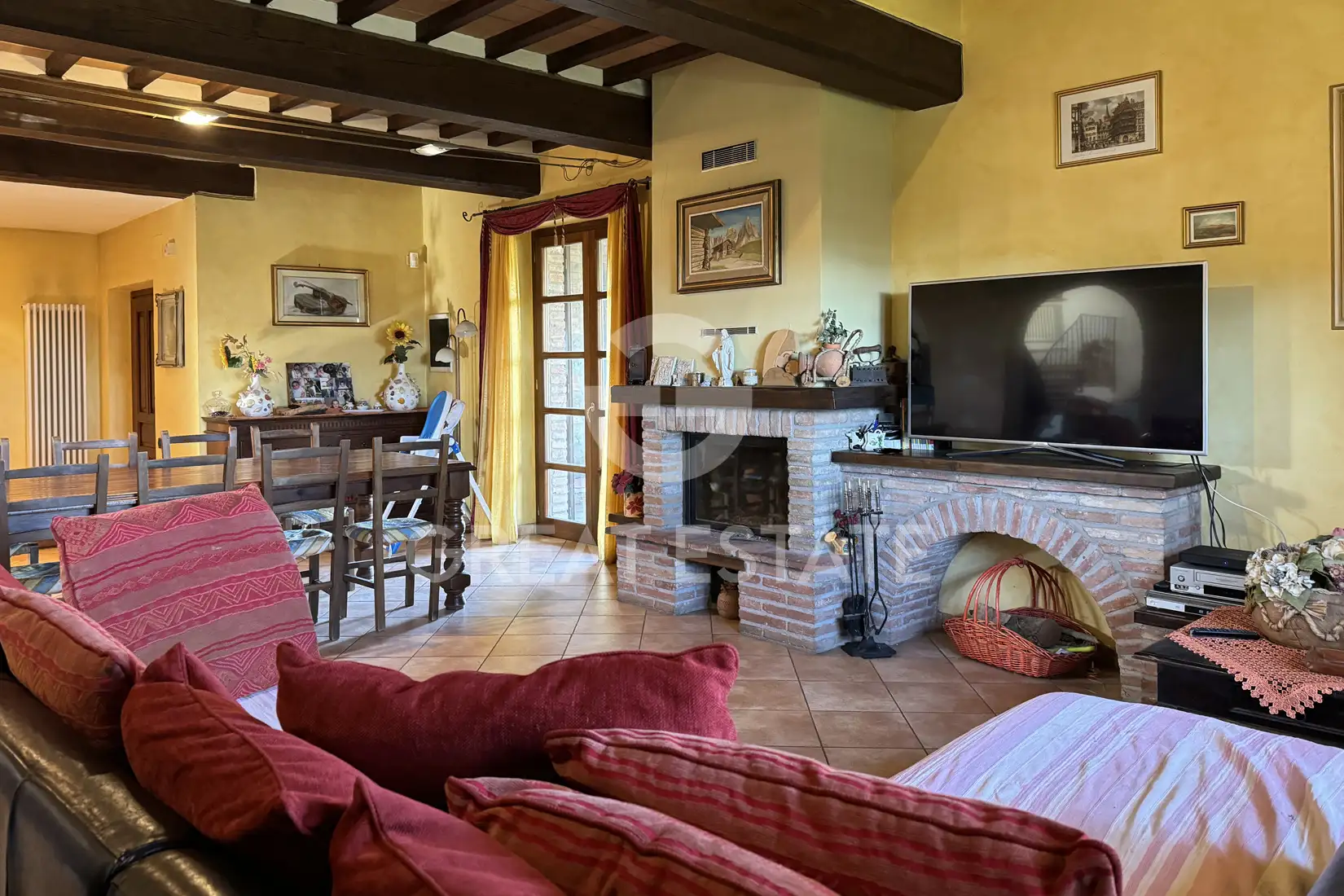 House 445m² in Italy, Perugia. Priced at 550000€ rent photo-13