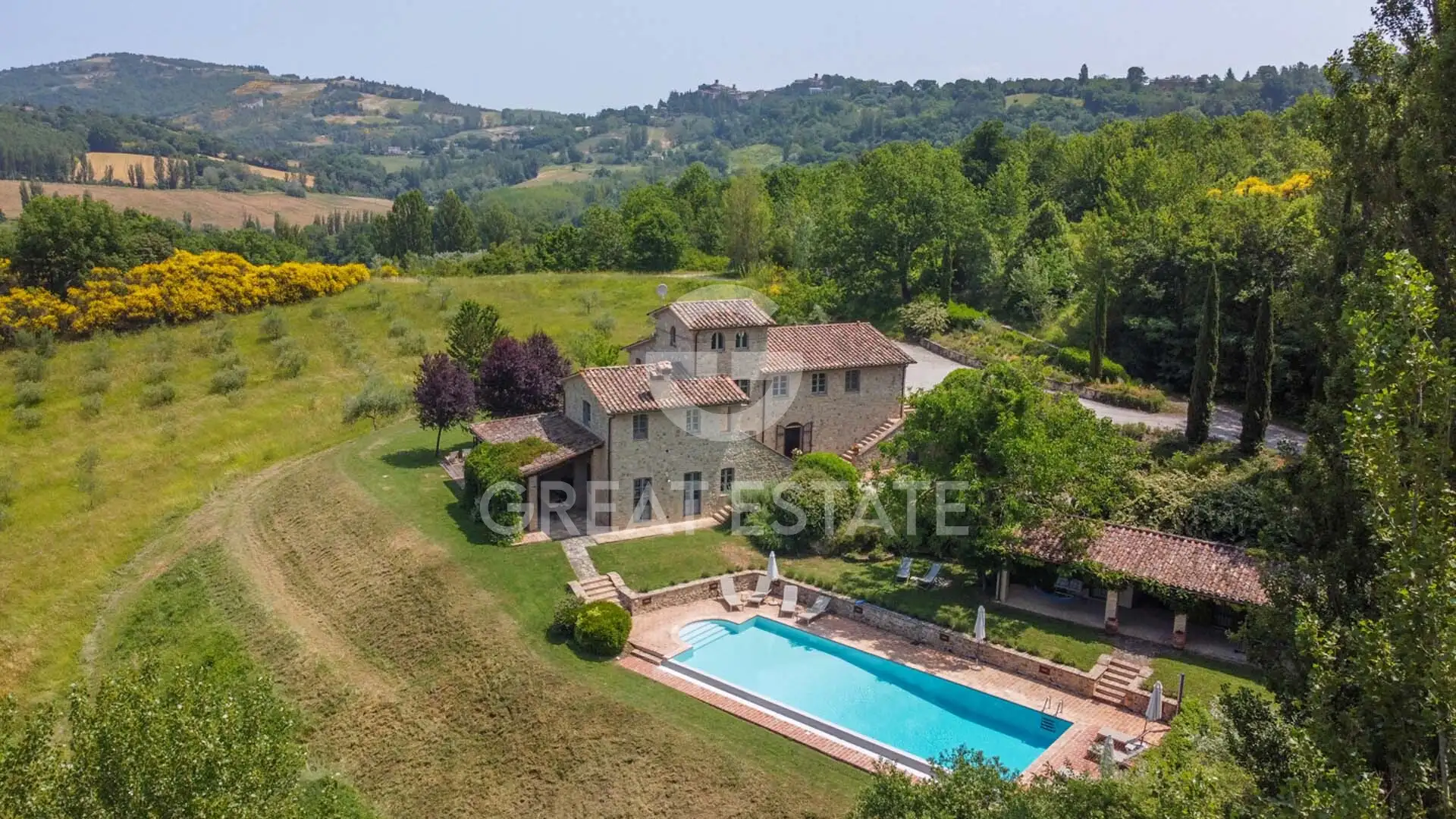 House 506m² in Italy, Perugia. Priced at 1795000€ rent photo-2