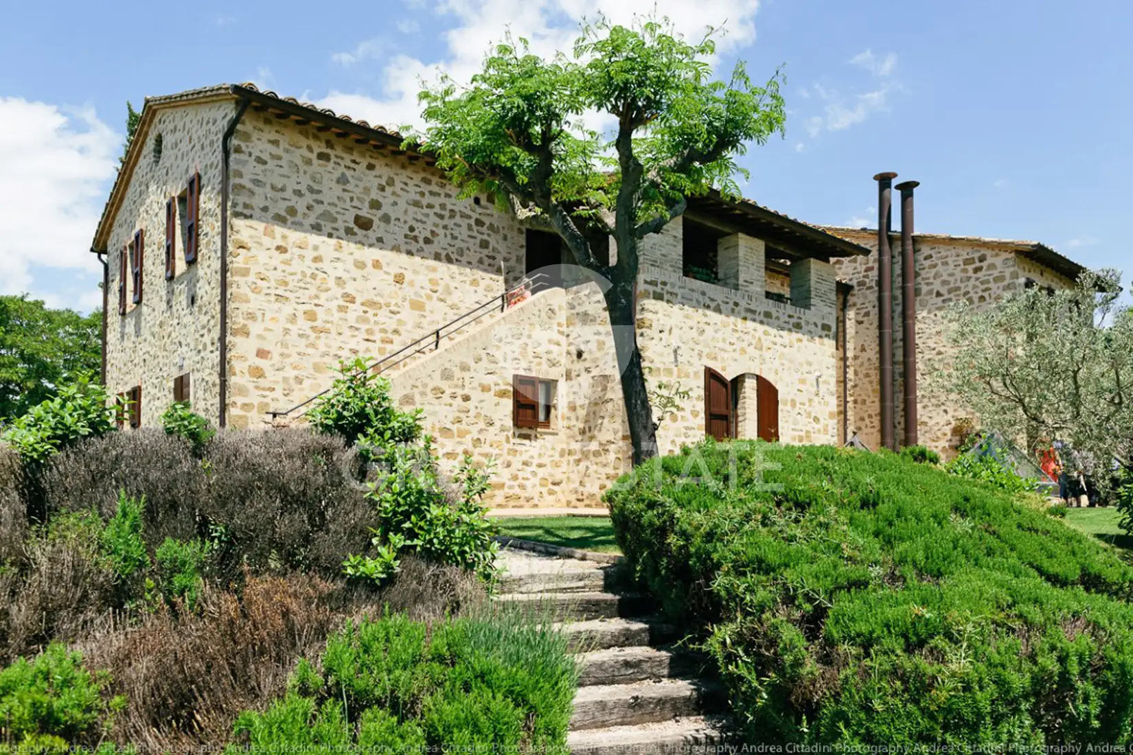 House 818m² in Italy, Perugia. Priced at 1480000€ rent photo-1