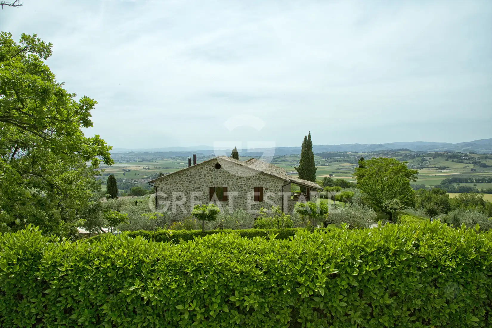 House 818m² in Italy, Perugia. Priced at 1480000€ rent photo-2