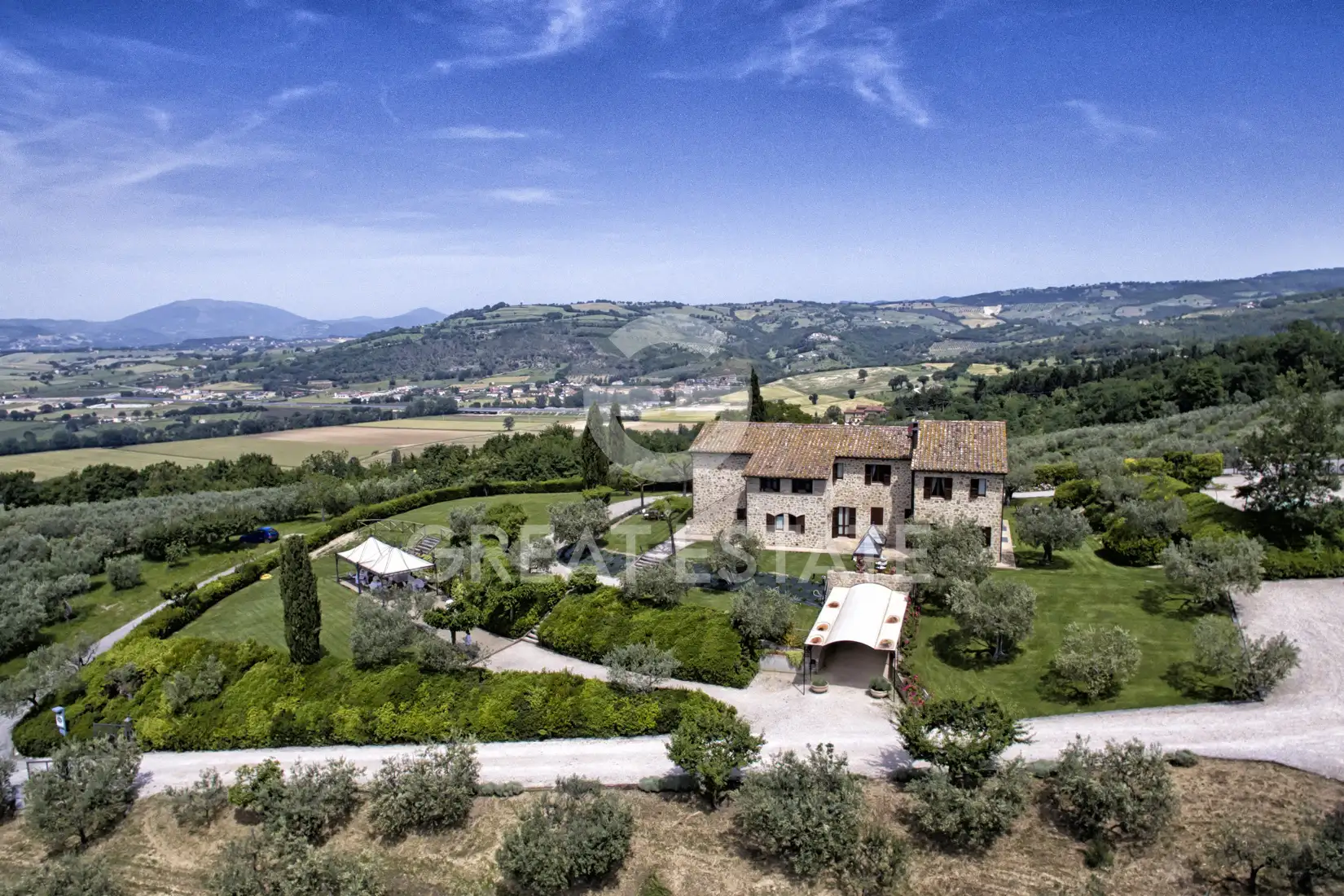 House 818m² in Italy, Perugia. Priced at 1480000€ rent photo-9