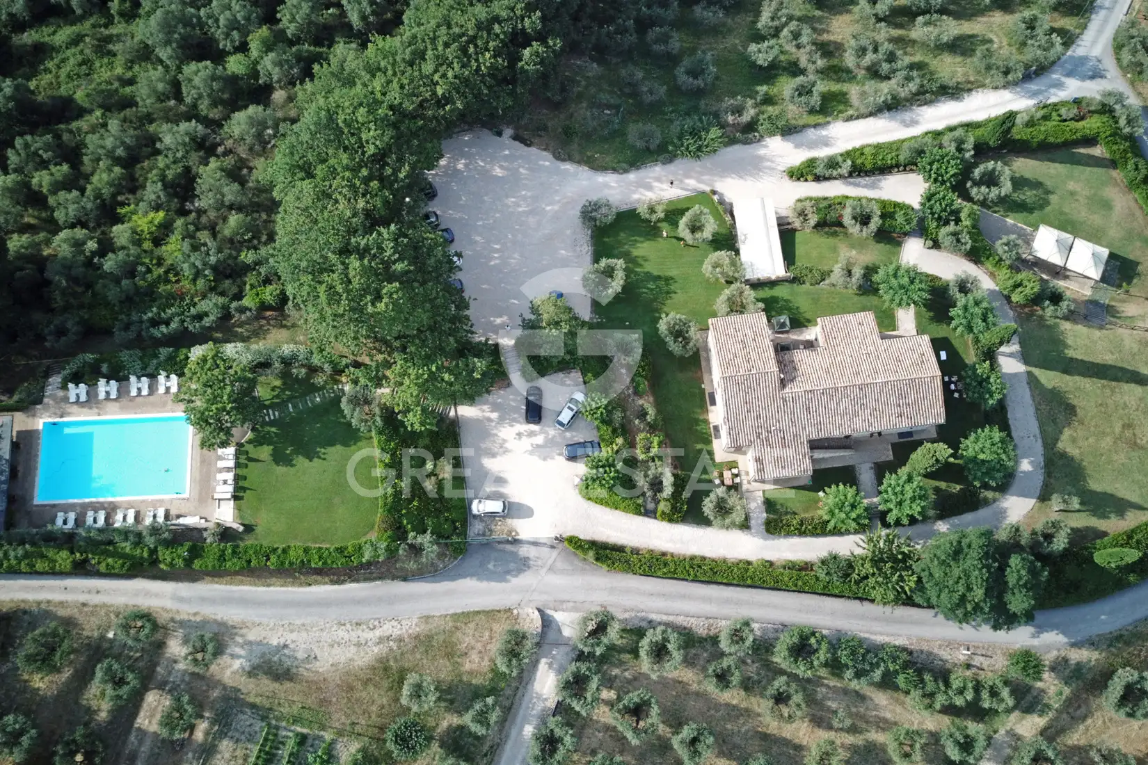 House 818m² in Italy, Perugia. Priced at 1480000€ rent photo-12