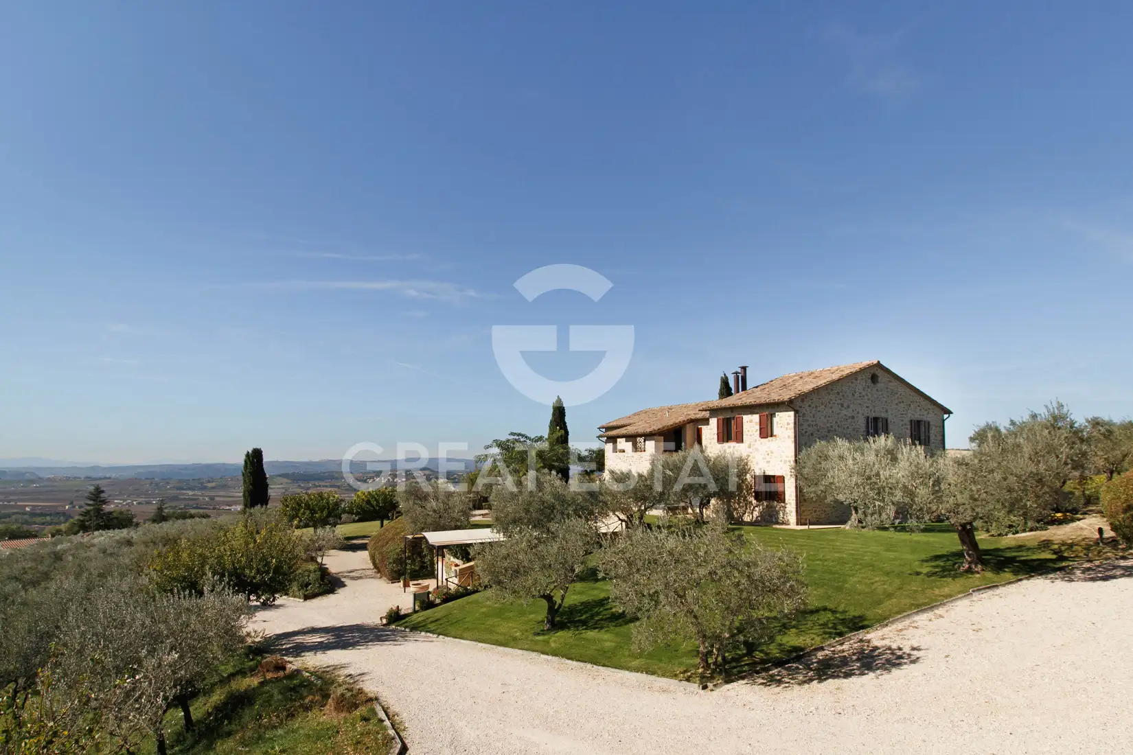 House 818m² in Italy, Perugia. Priced at 1480000€ rent photo-13