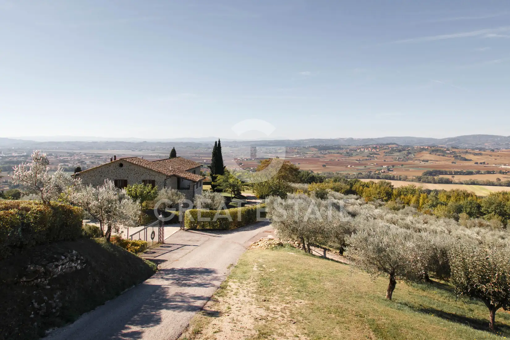 House 818m² in Italy, Perugia. Priced at 1480000€ rent photo-14