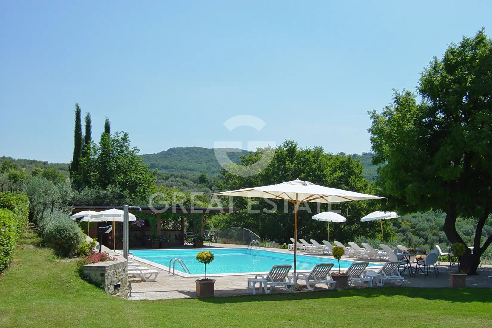 House 818m² in Italy, Perugia. Priced at 1480000€ rent photo-2