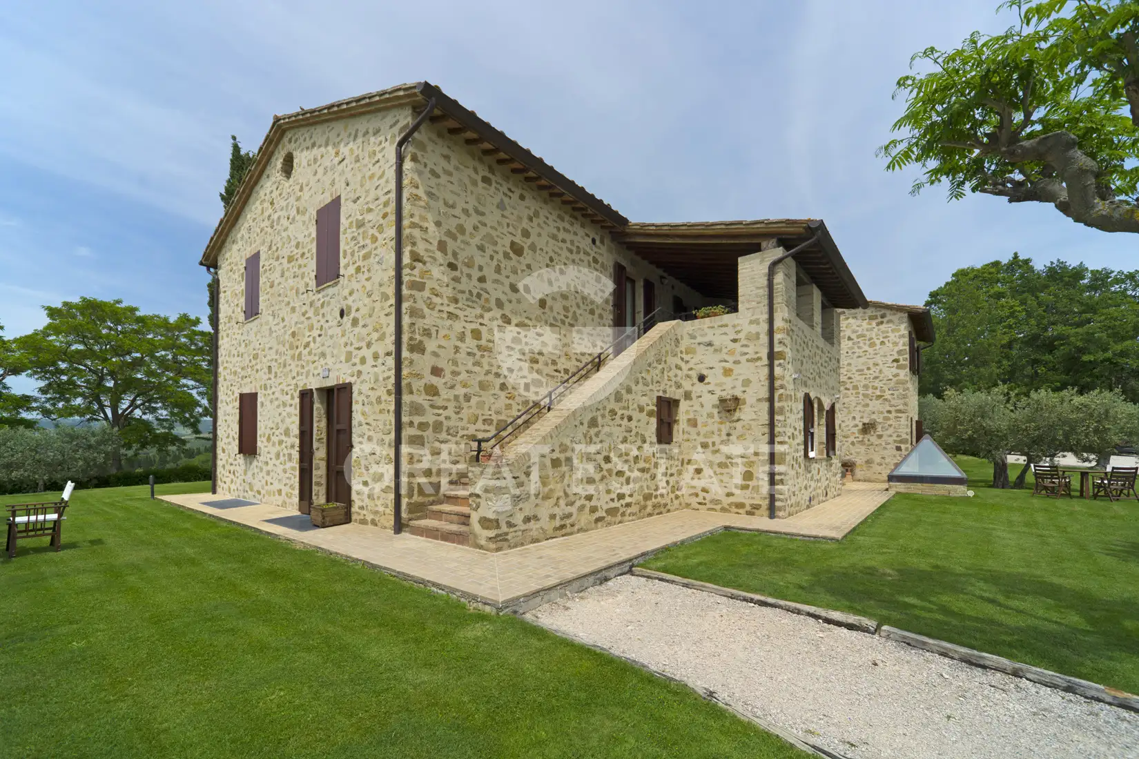 House 818m² in Italy, Perugia. Priced at 1480000€ rent photo-11