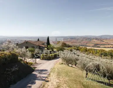 Buy in Italy for 1480000€