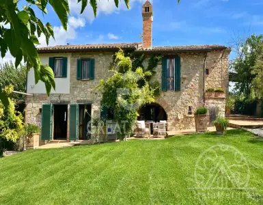 Buy in Italy for 1100000€