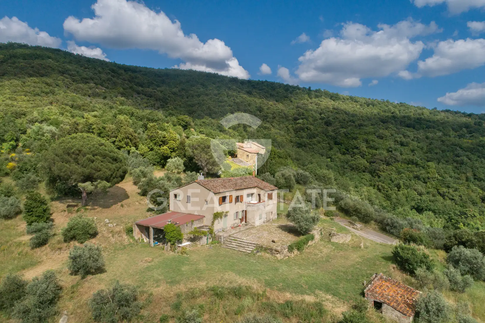 House 205m² in Italy, Arezzo. Priced at 520000€ rent photo-6