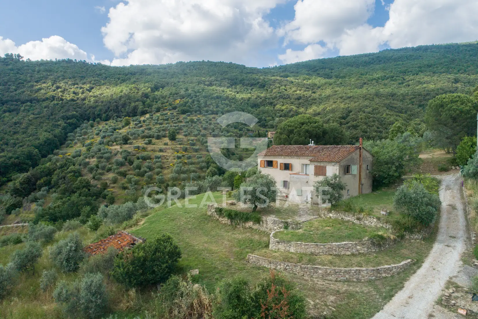 House 205m² in Italy, Arezzo. Priced at 520000€ rent photo-2