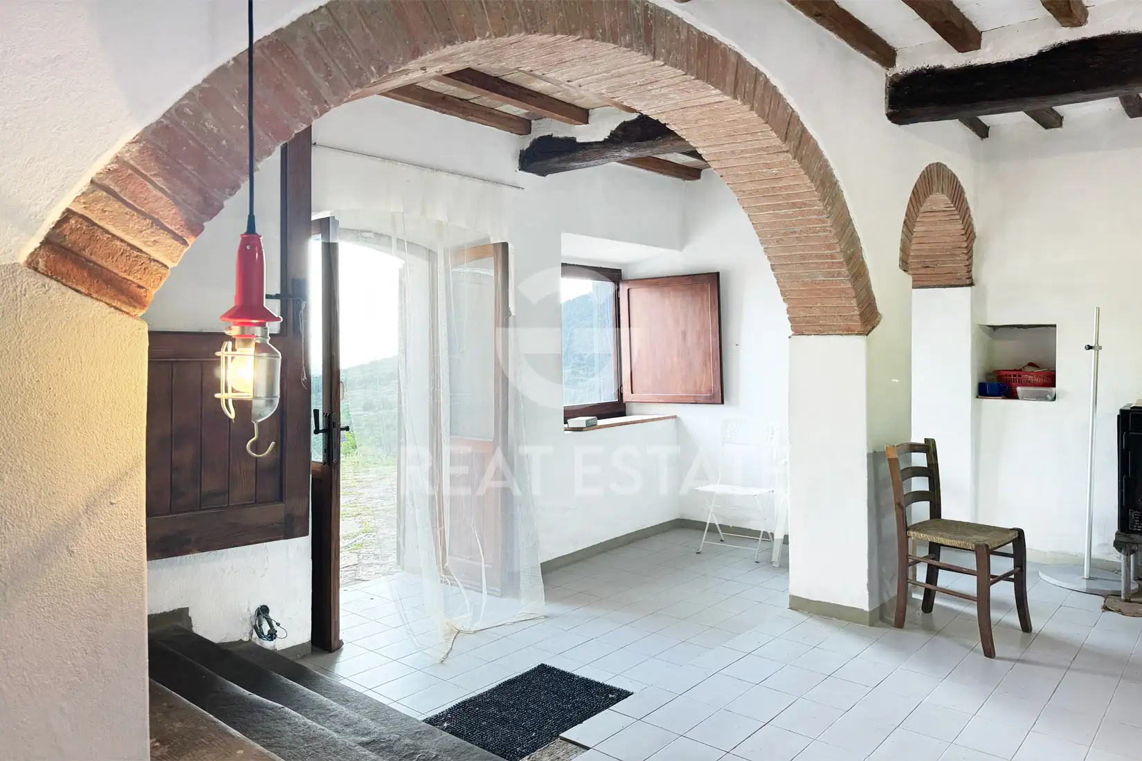 House 205m² in Italy, Arezzo. Priced at 520000€ rent photo-13