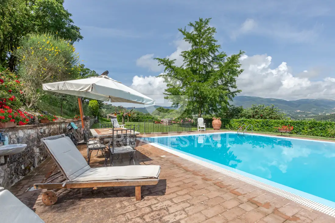 House 483m² in Italy, Perugia. Priced at 1080000€ rent photo-8