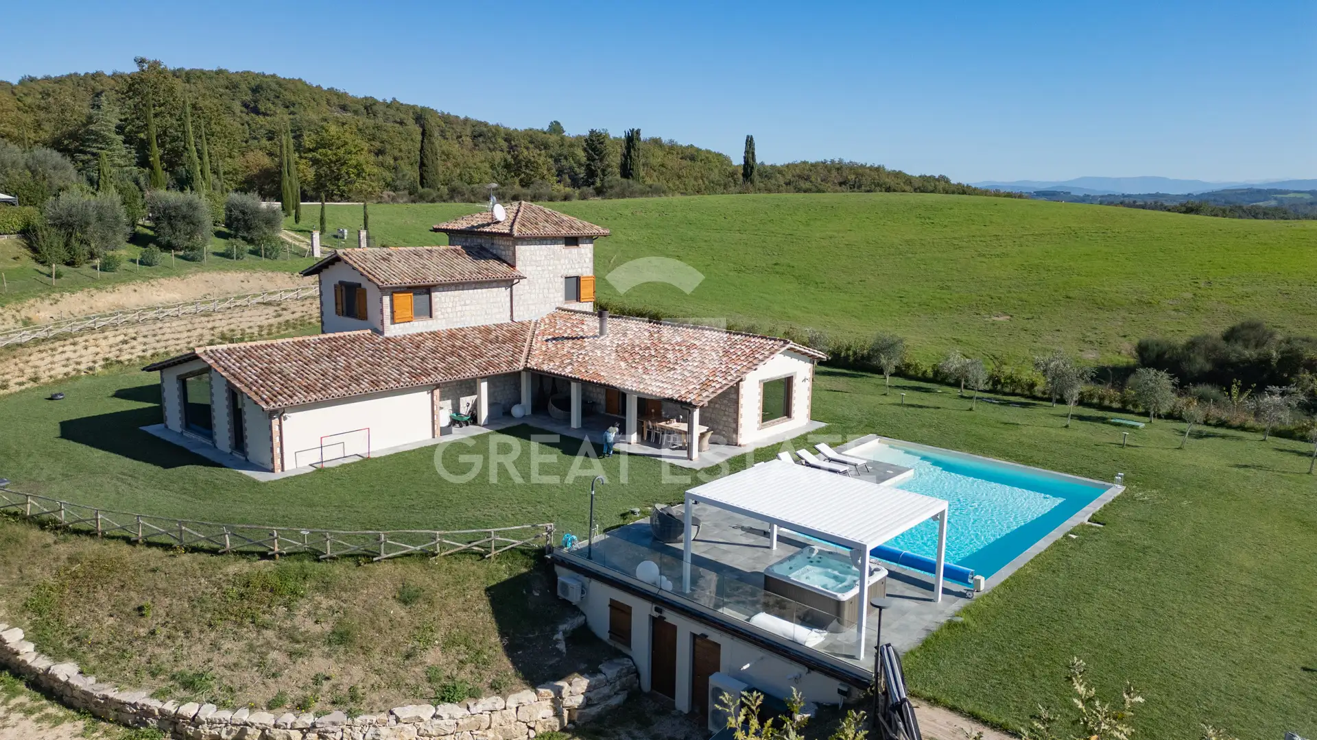 House 414m² in Italy, Terney. Priced at 1000000€ rent photo-1