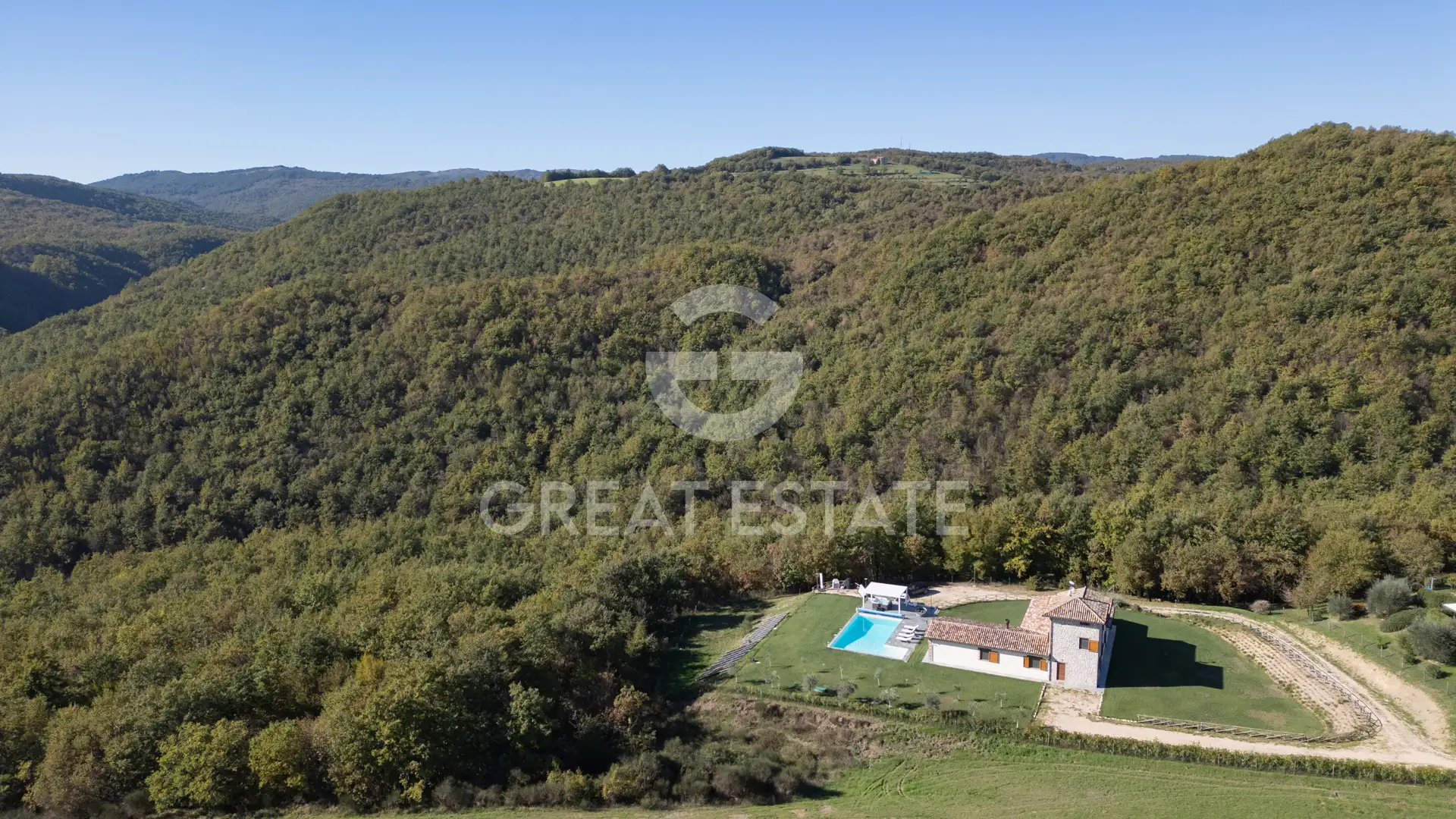House 414m² in Italy, Terney. Priced at 1000000€ rent photo-2