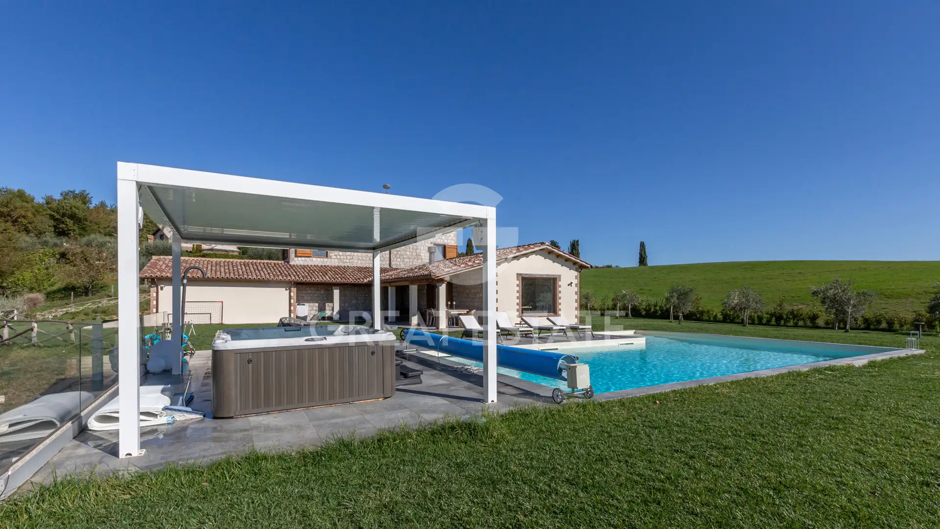 House 414m² in Italy, Terney. Priced at 1000000€ rent photo-14