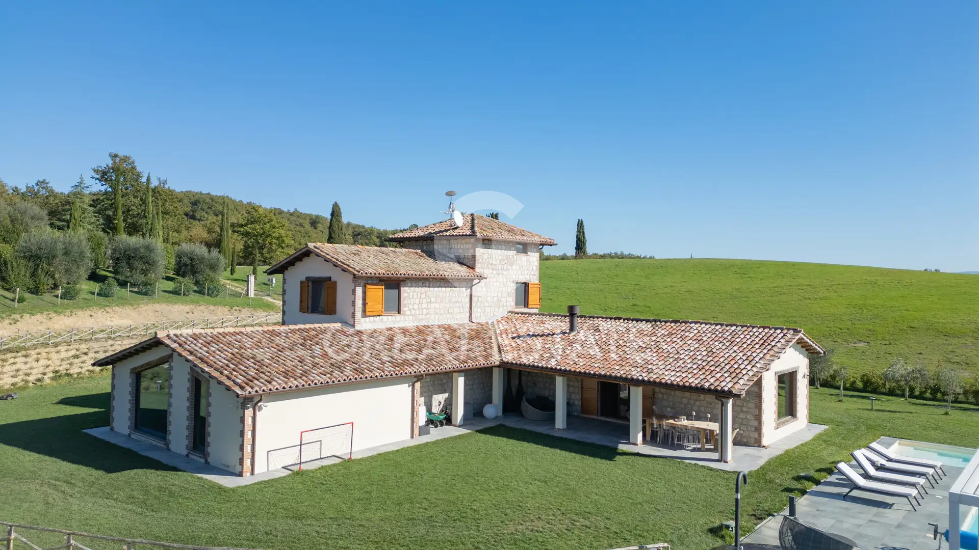 House 414m² in Italy, Terney. Priced at 1000000€ rent photo-15