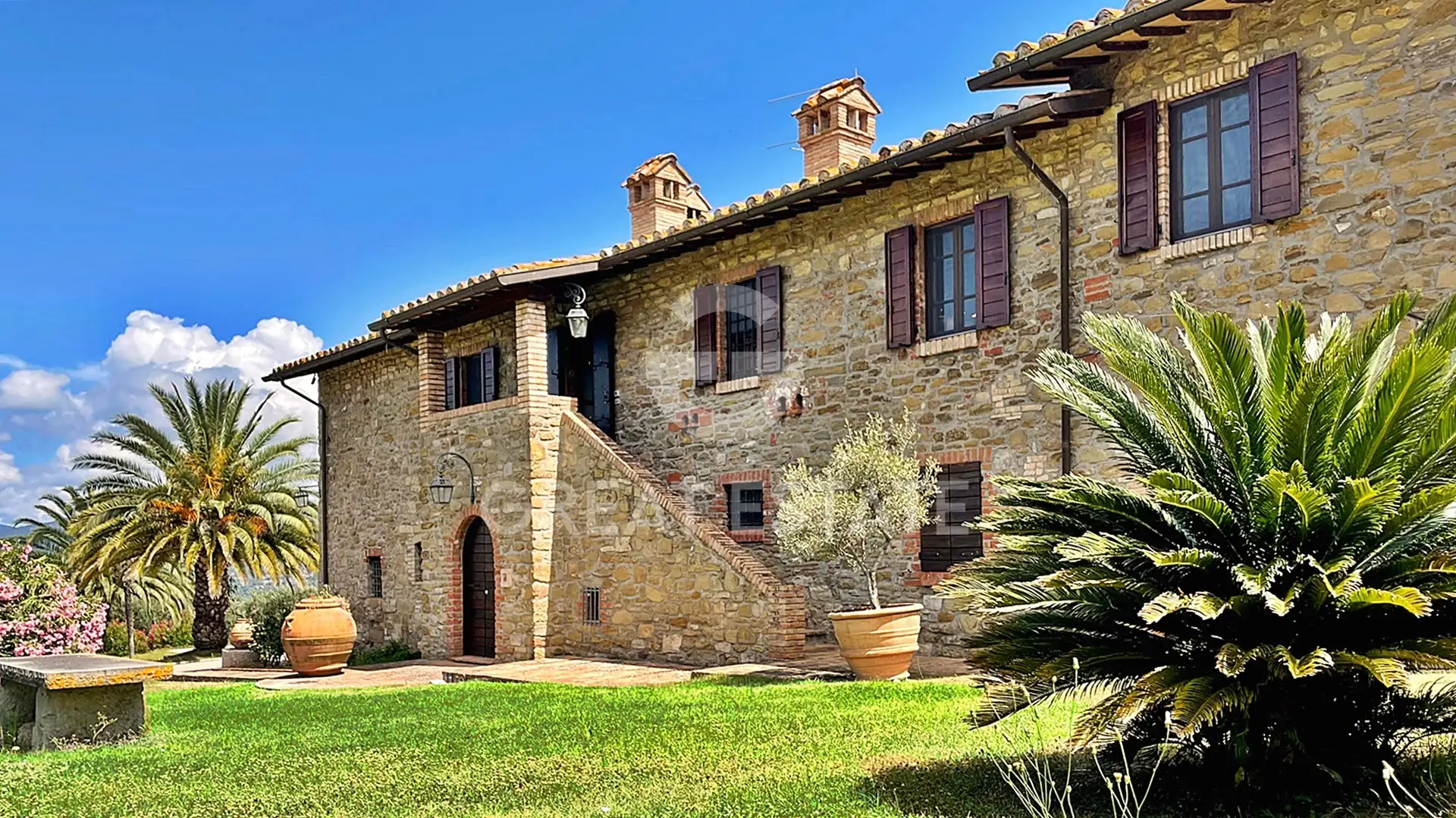 House 290m² in Italy, Perugia. Priced at 690000€ rent photo-2
