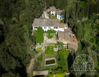 Buy in Italy for 2950000€