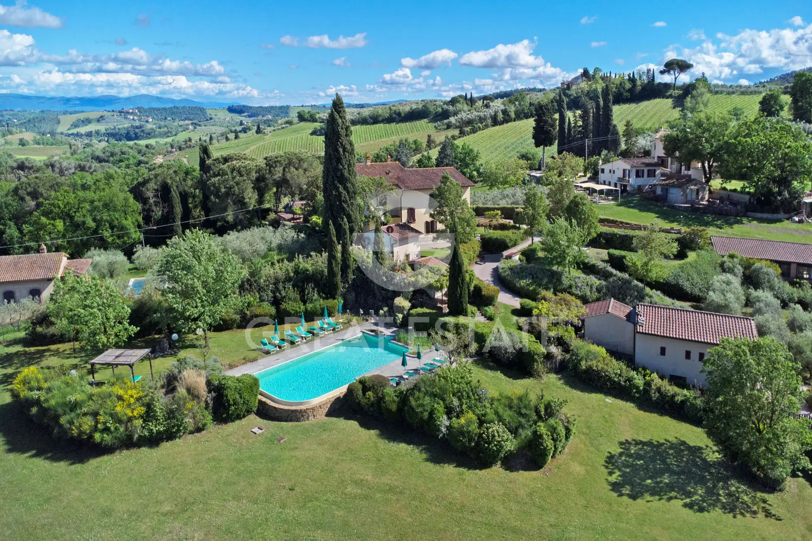 House 1174m² in Italy, Siena. Priced at 2250000€ rent photo-5