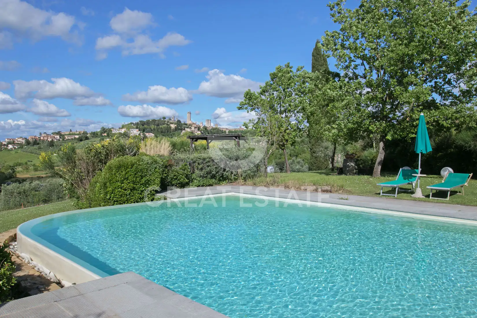 House 1174m² in Italy, Siena. Priced at 2250000€ rent photo-11
