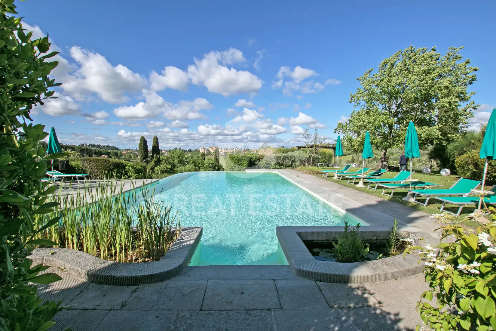 House 1174m² in Italy, Siena. Priced at 2250000€ rent photo-13