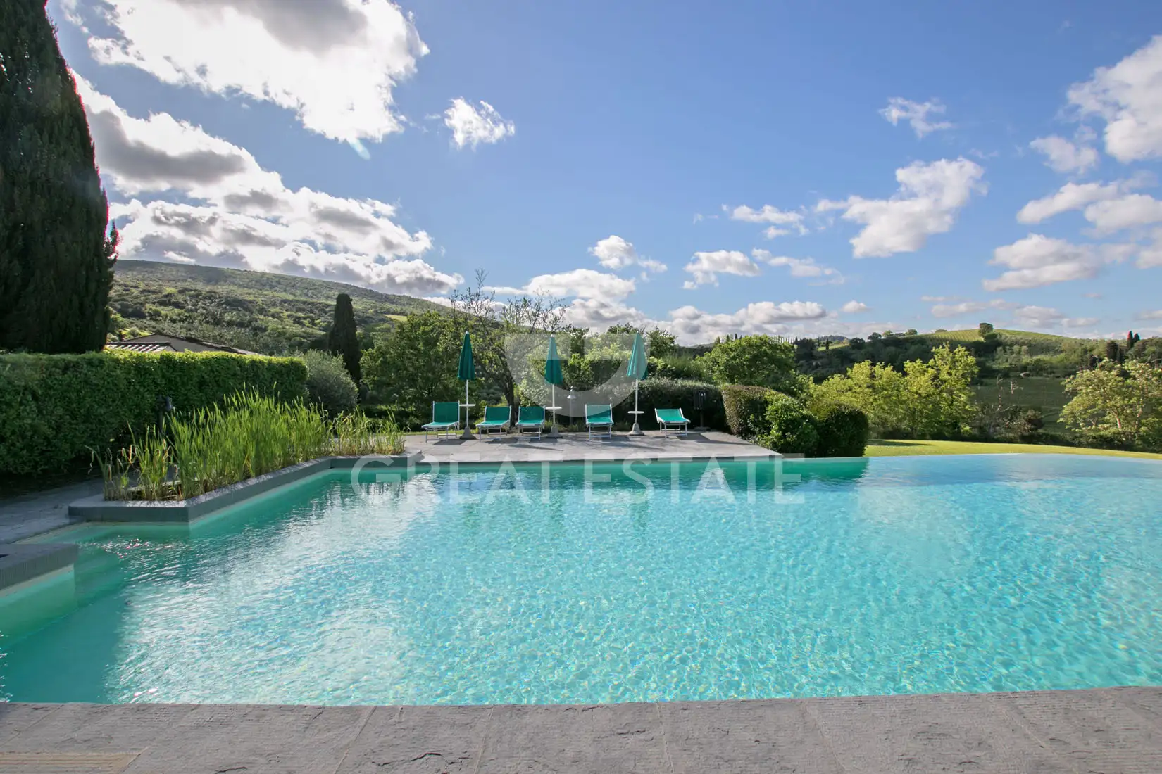 House 1174m² in Italy, Siena. Priced at 2250000€ rent photo-15