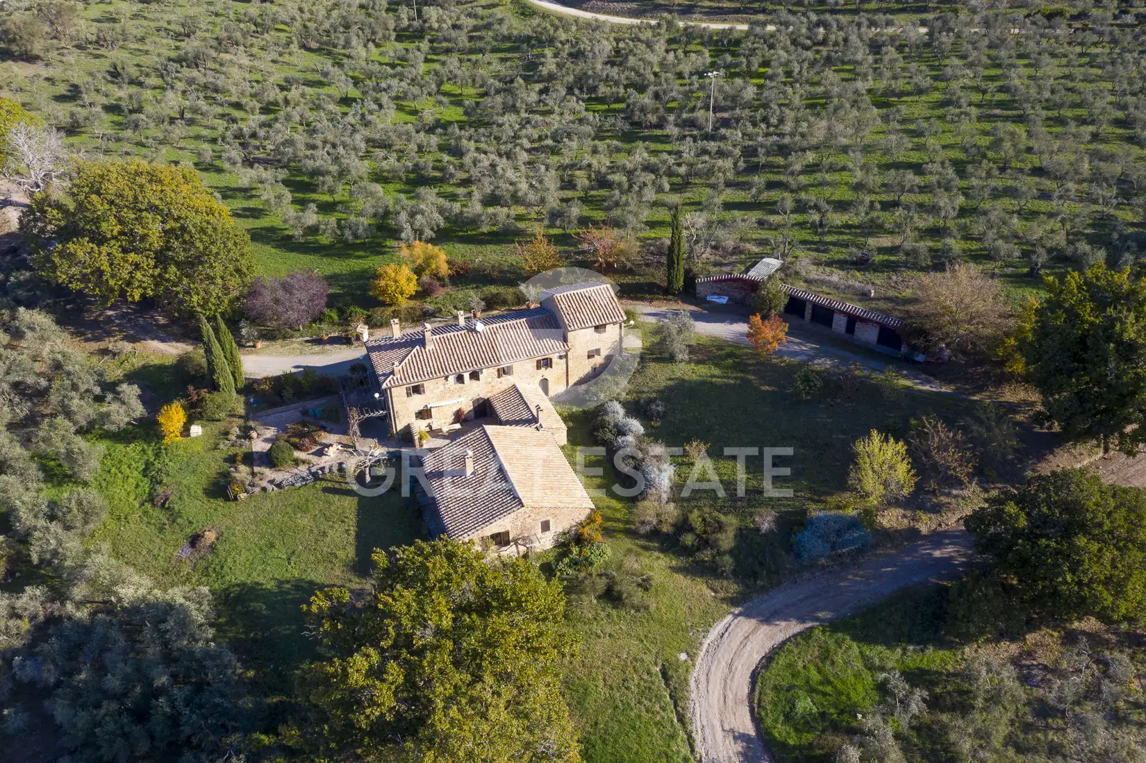 House 632m² in Italy, Siena. Priced at 1900000€ rent photo-5