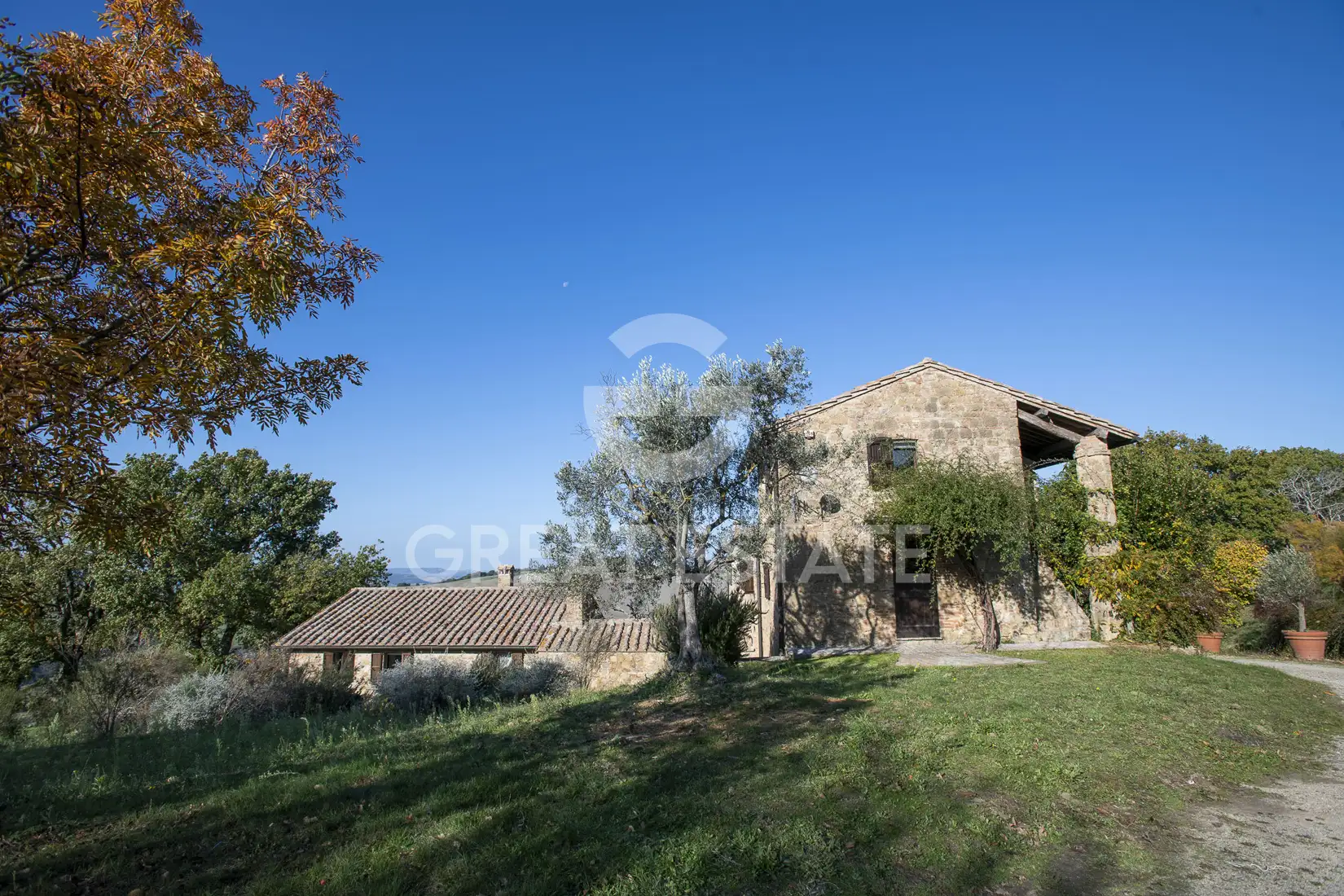 House 632m² in Italy, Siena. Priced at 1900000€ rent photo-13