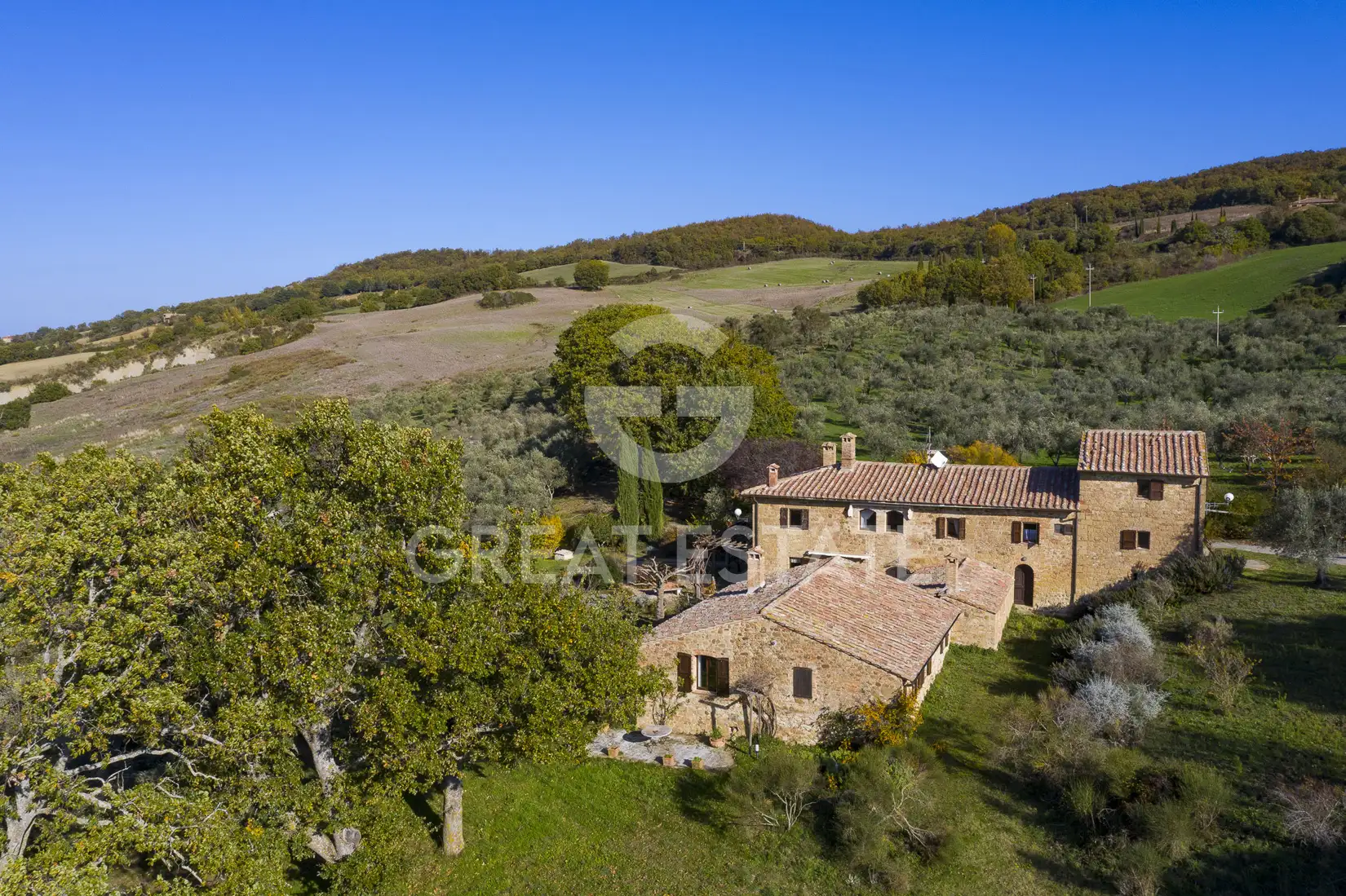 House 632m² in Italy, Siena. Priced at 1900000€ rent photo-8