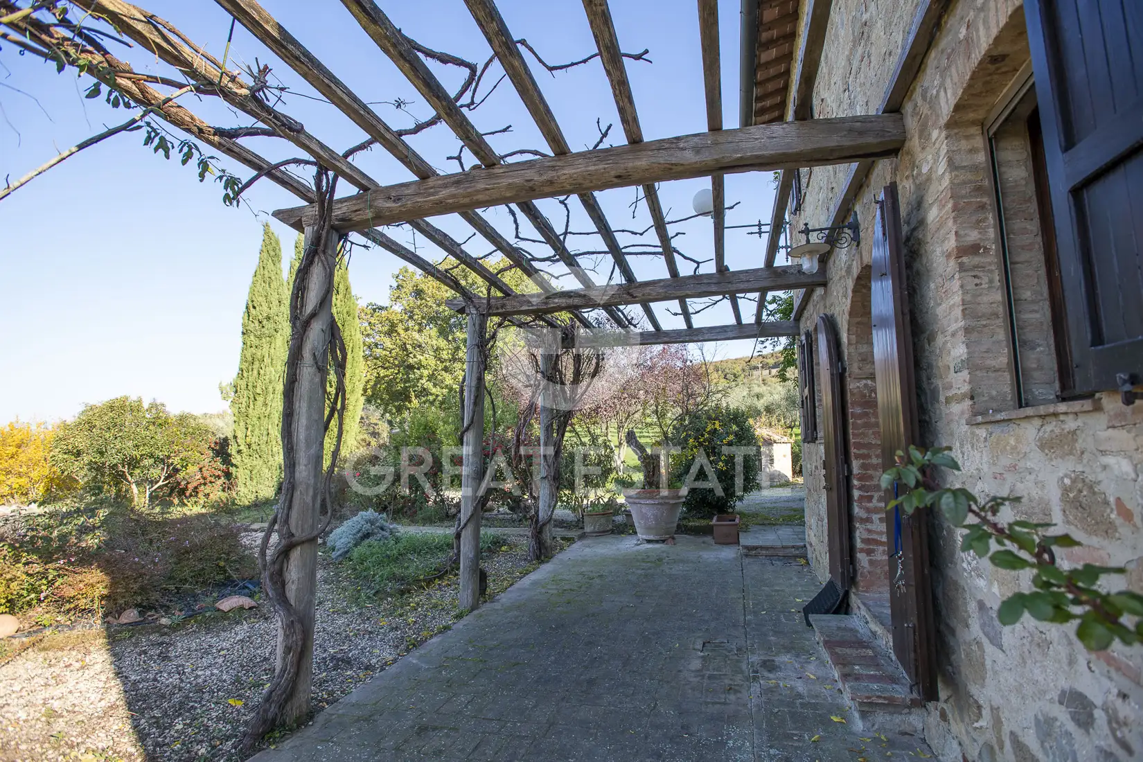 House 632m² in Italy, Siena. Priced at 1900000€ rent photo-2