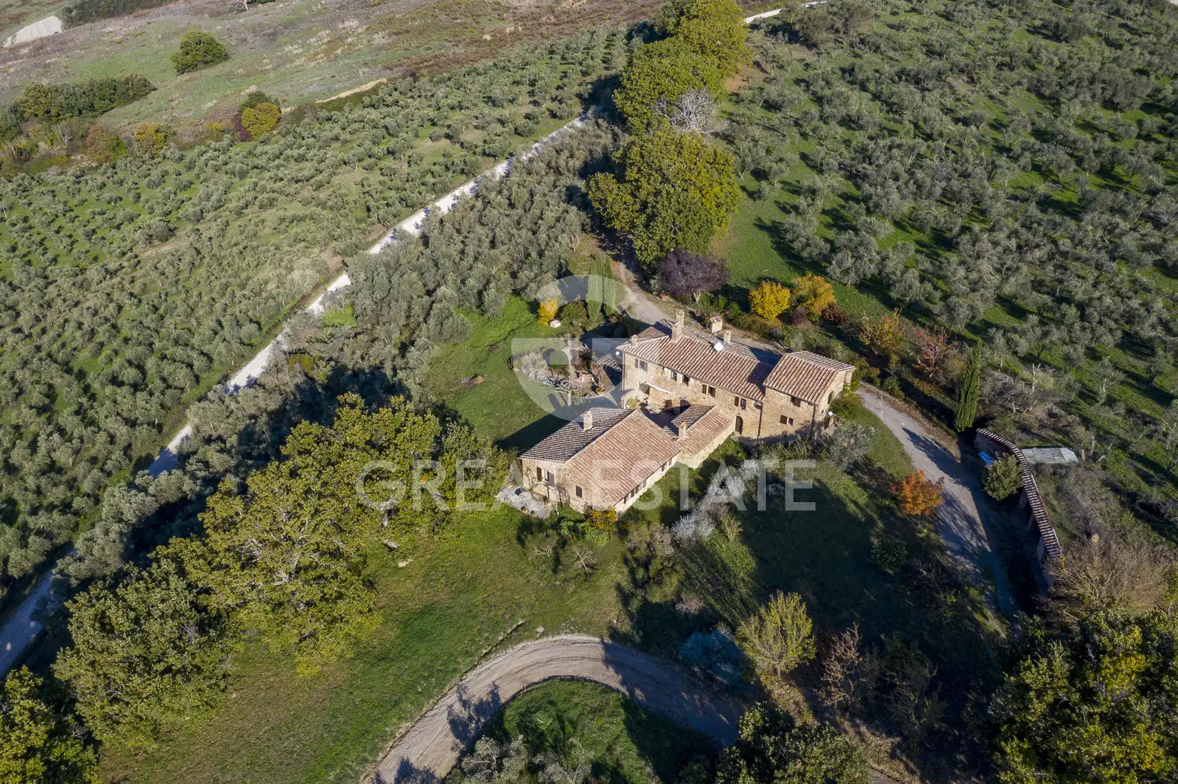House 632m² in Italy, Siena. Priced at 1900000€ rent photo-12