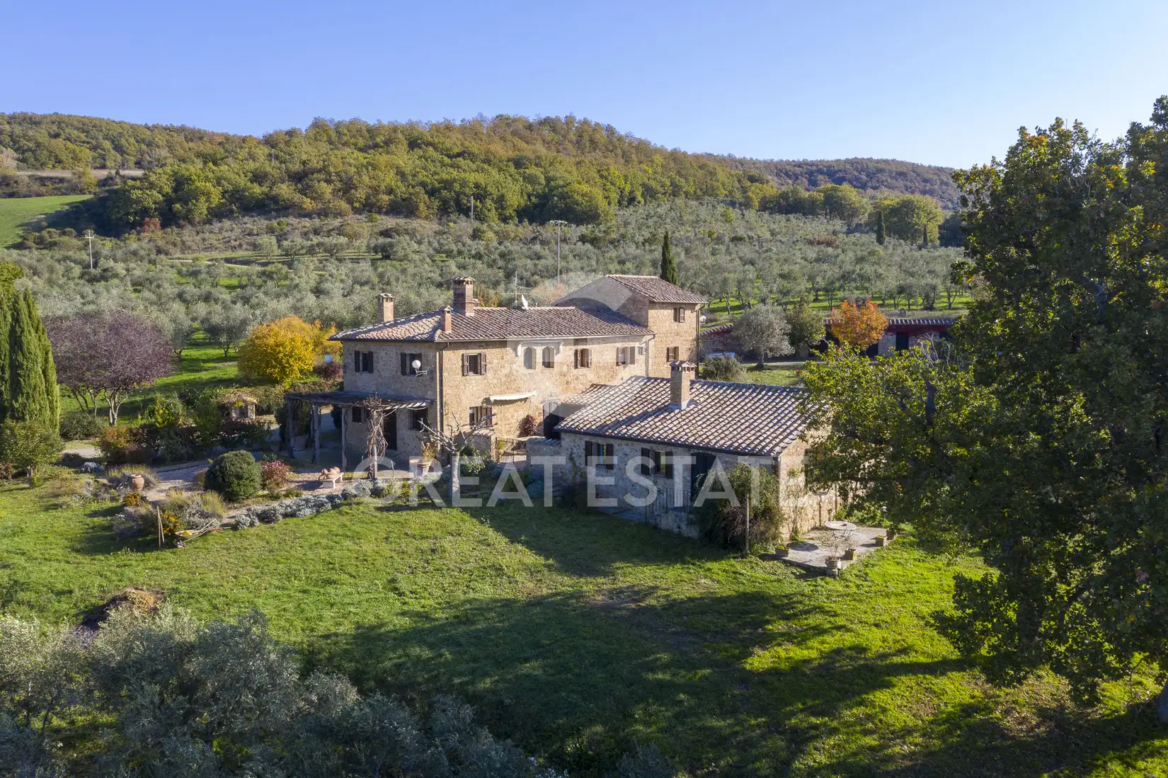 House 632m² in Italy, Siena. Priced at 1900000€ rent photo-14