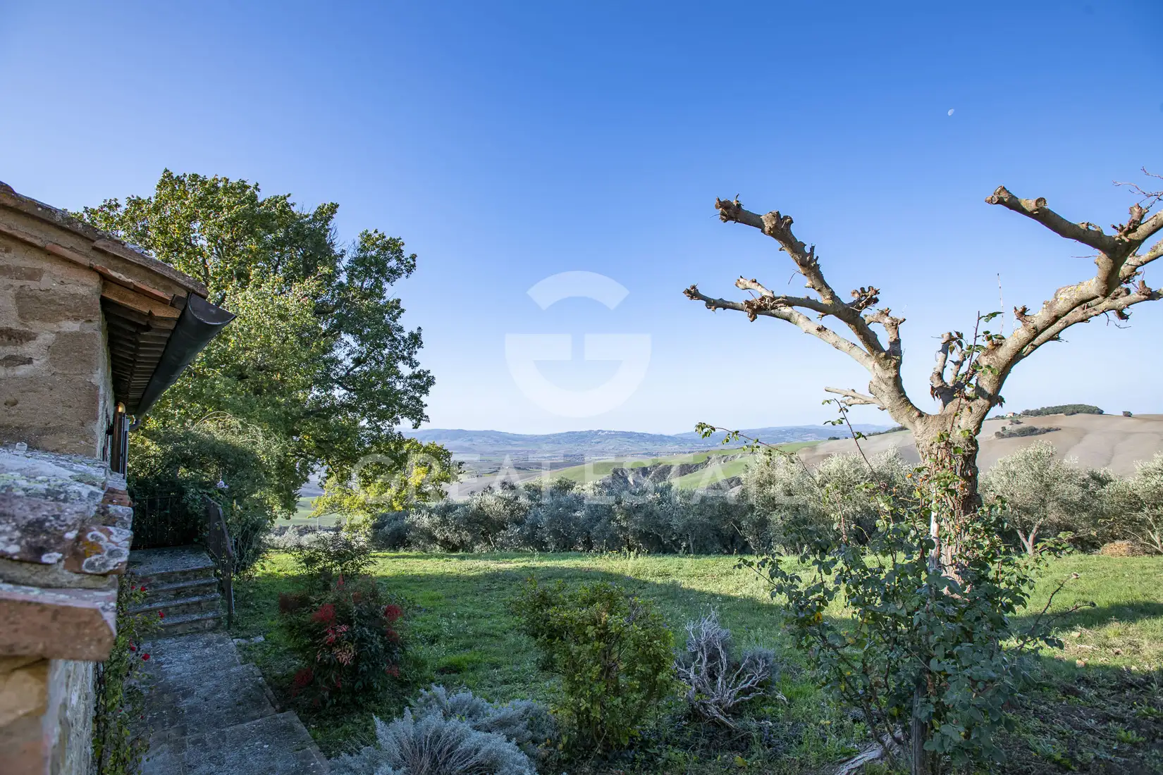 House 632m² in Italy, Siena. Priced at 1900000€ rent photo-11