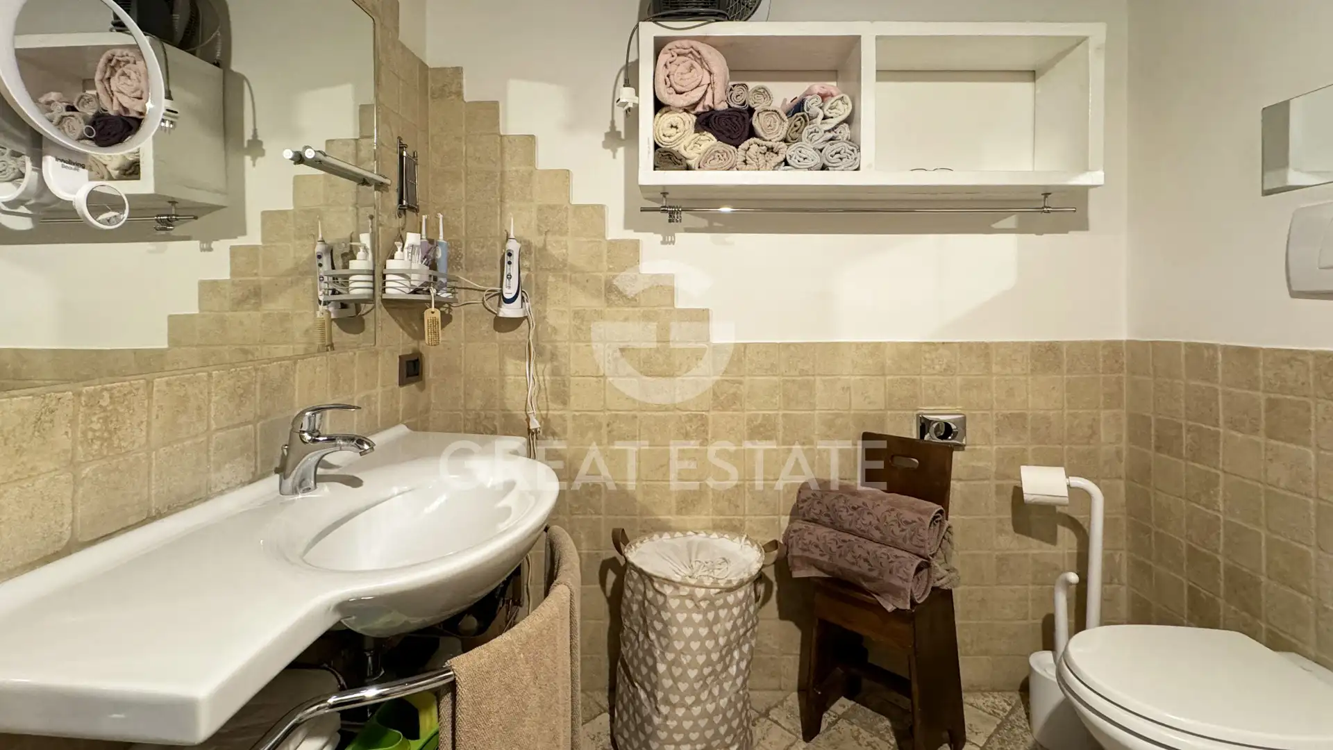 Flat 246m² in Italy, Perugia. Priced at 380000€ rent photo-11