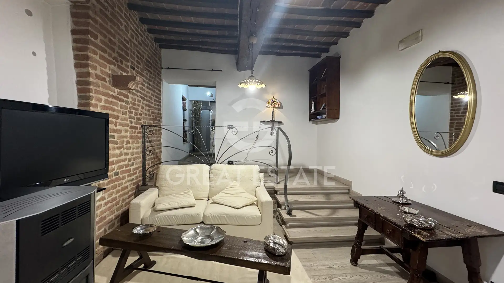 Flat 246m² in Italy, Perugia. Priced at 380000€ rent photo-2