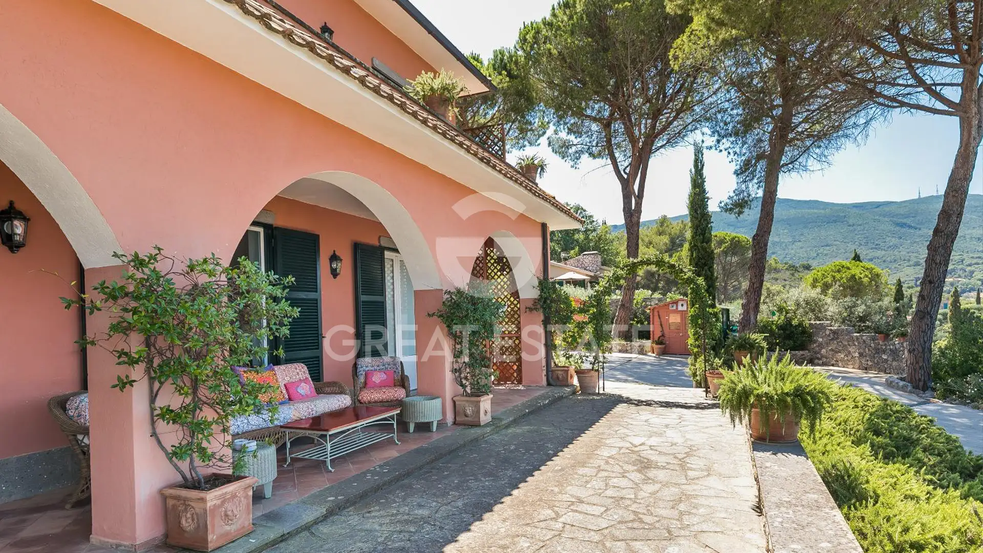 Villa 526m² in Italy, Grosseto. Priced at 15000000€ rent photo-3
