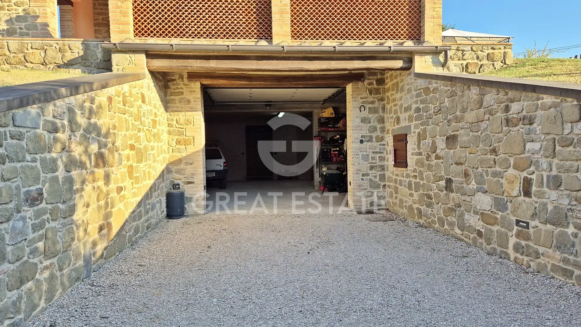 House 399m² in Italy, Perugia. Priced at 595000€ rent photo-9