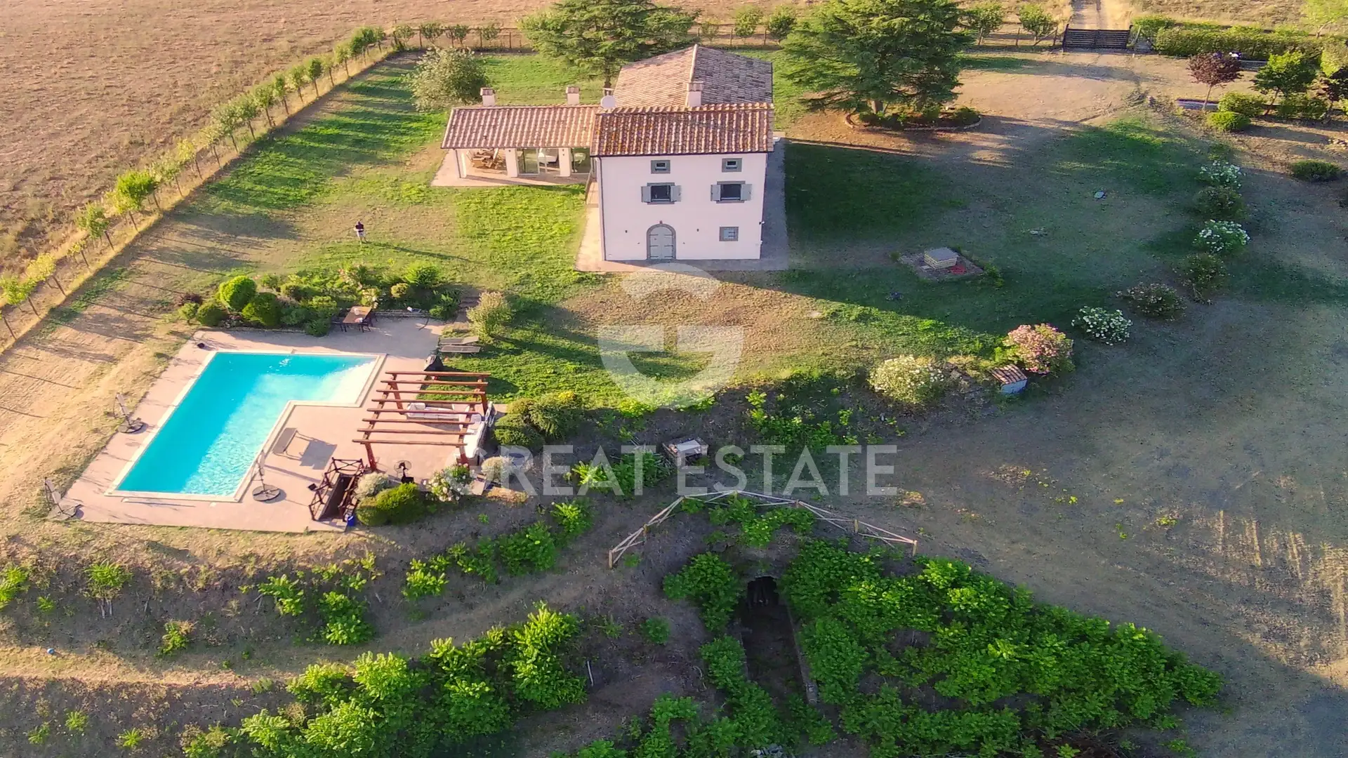 House 417m² in Italy, Viterbo. Priced at 740000€ rent photo-3